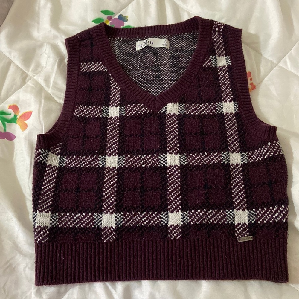 Hollister sweater vest